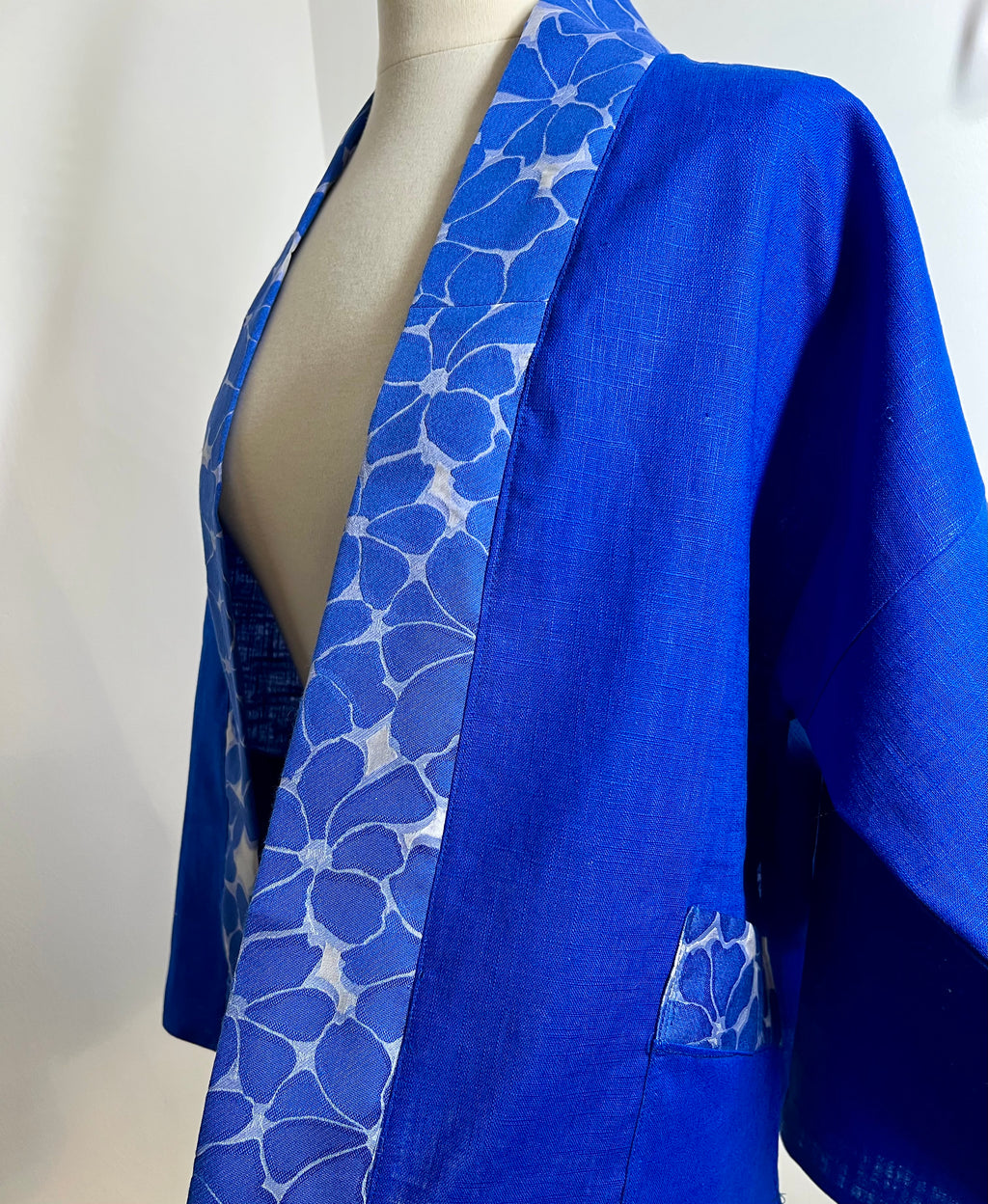 Kyoto kimono in linen with a viscose Daisy Jacquard limited edition 1 of 1