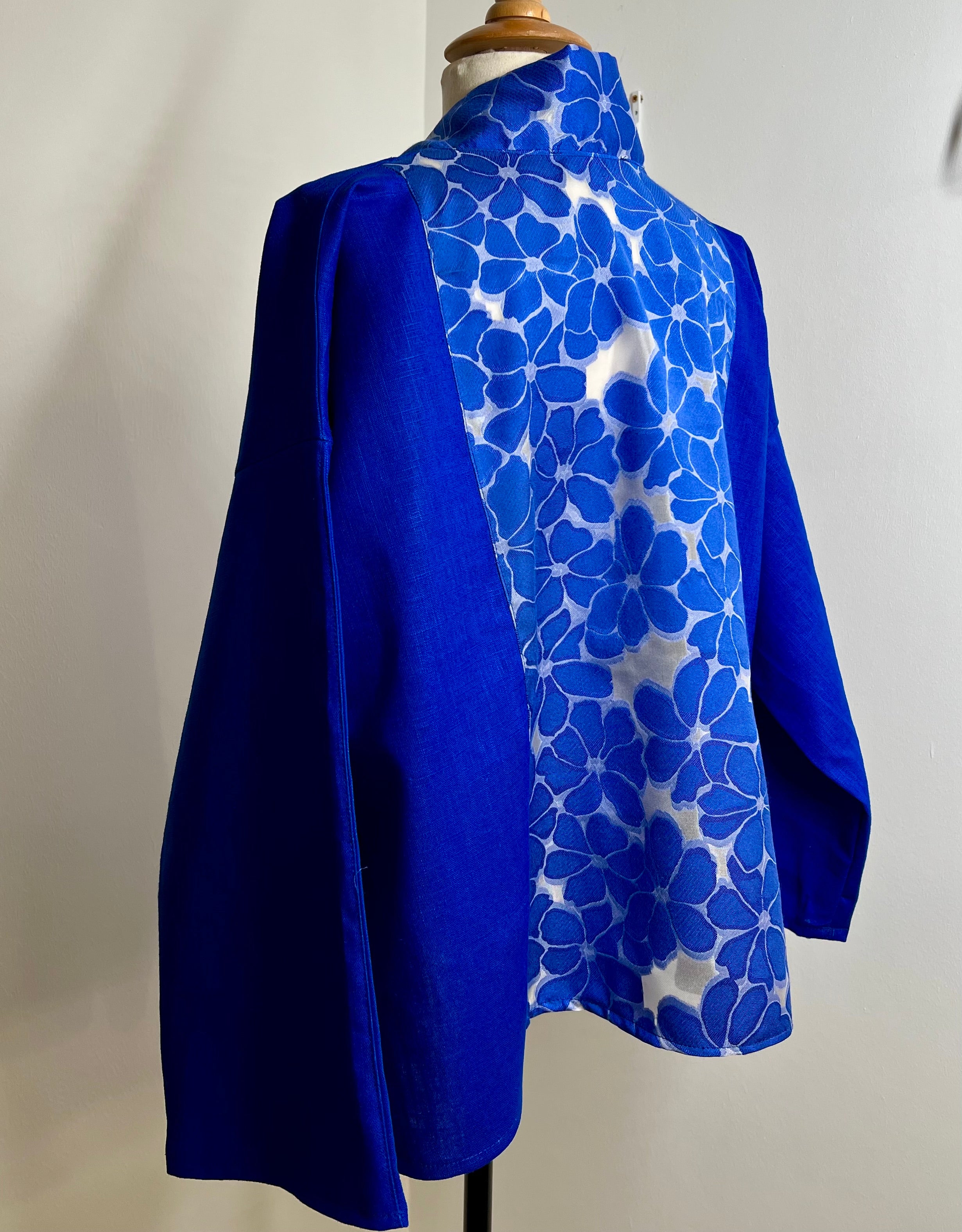 Kyoto kimono in linen with a viscose Daisy Jacquard limited edition 1 of 1